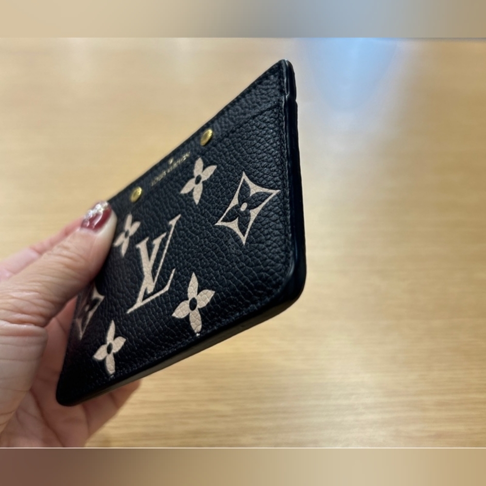 Louis Vuitton Card Holder - Picture 5 of 10
